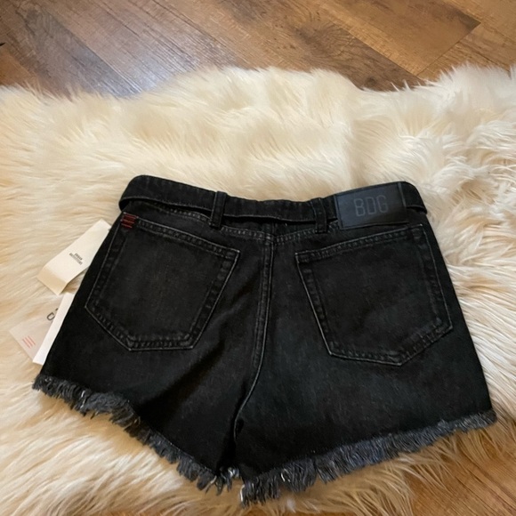 BDG Foldover V-Front Denim Shorts - Picture 4 of 5